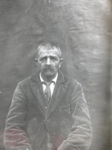 Ritratto di uomo vestito a festa (1910)